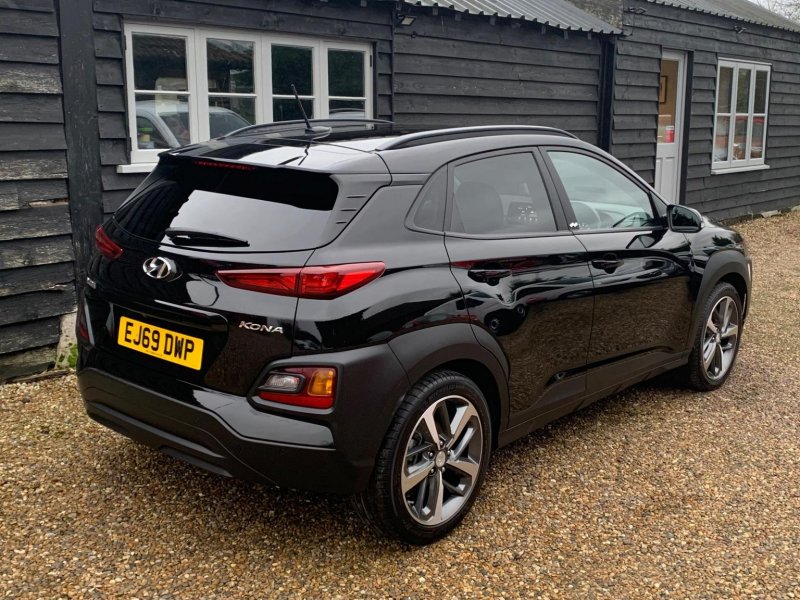 HYUNDAI KONA