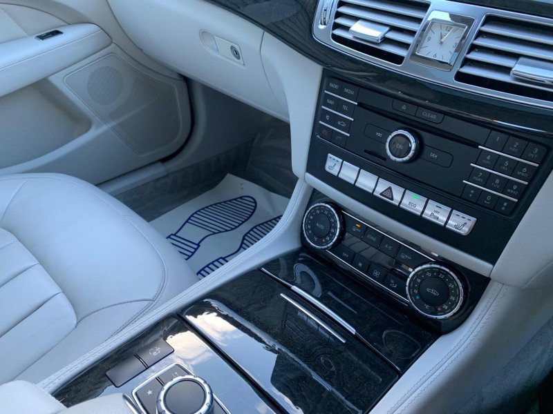 MERCEDES-BENZ CLS