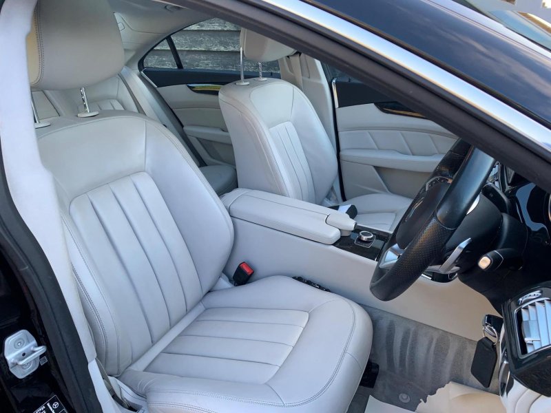 MERCEDES-BENZ CLS