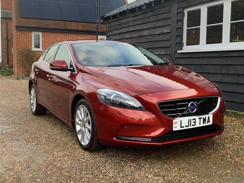 VOLVO V40