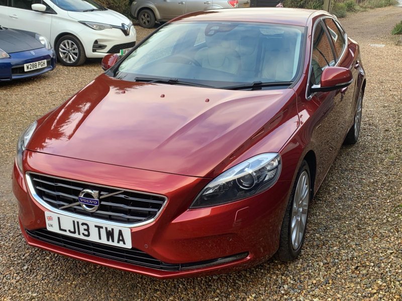 VOLVO V40
