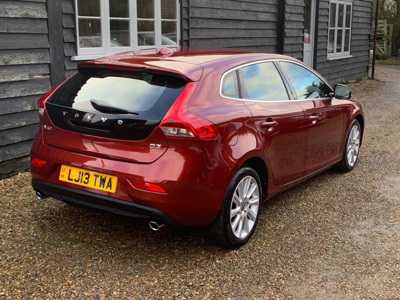 VOLVO V40