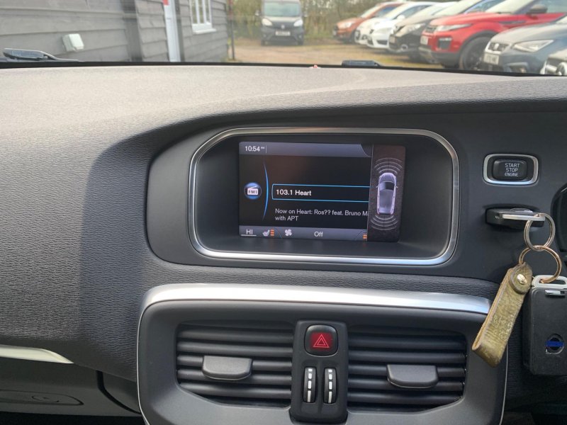 VOLVO V40