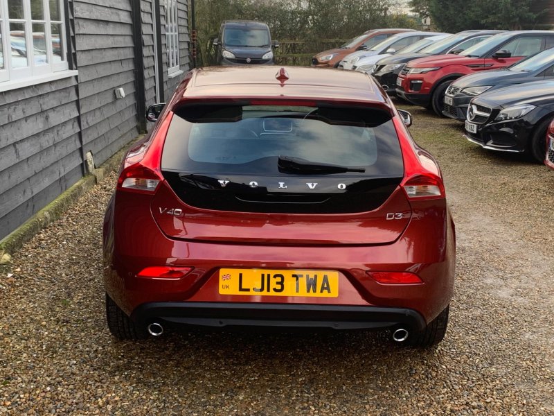 VOLVO V40