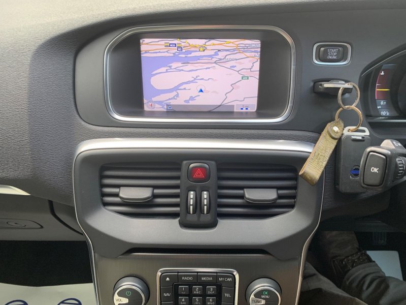 VOLVO V40