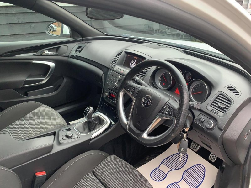 VAUXHALL INSIGNIA