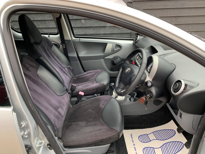 TOYOTA AYGO