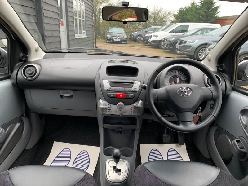 TOYOTA AYGO