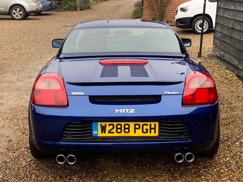 TOYOTA MR2
