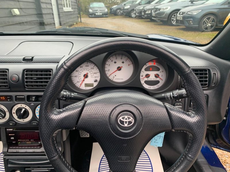 TOYOTA MR2