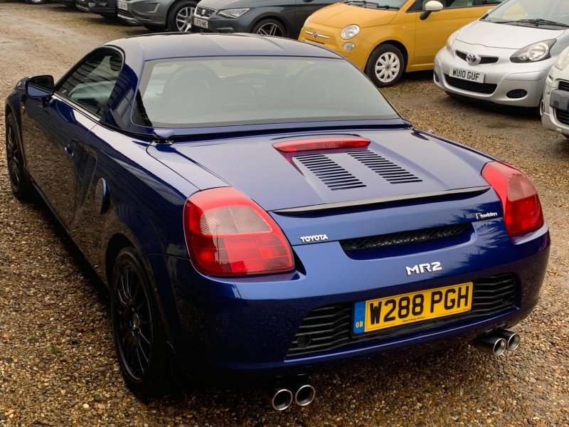 TOYOTA MR2