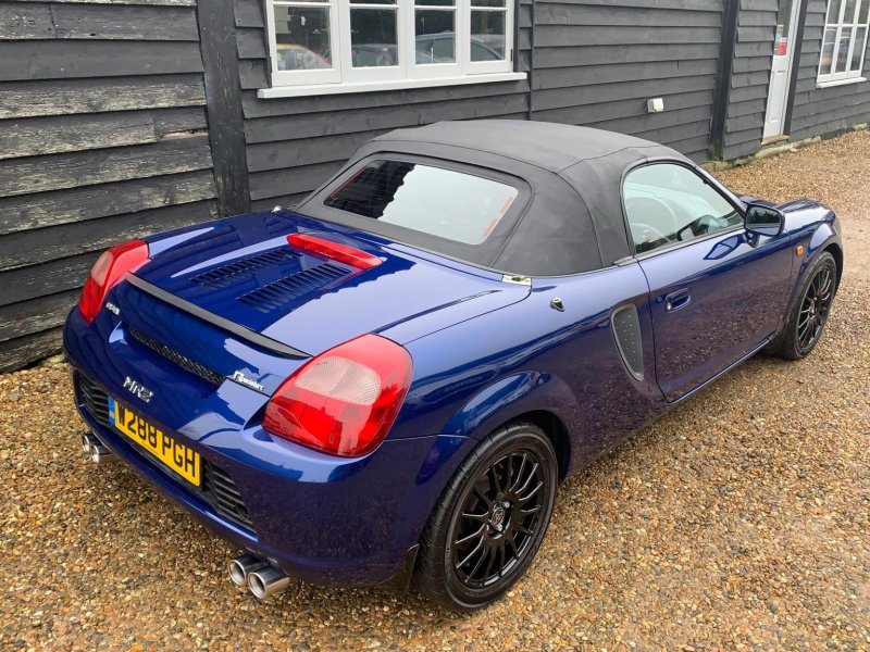 TOYOTA MR2