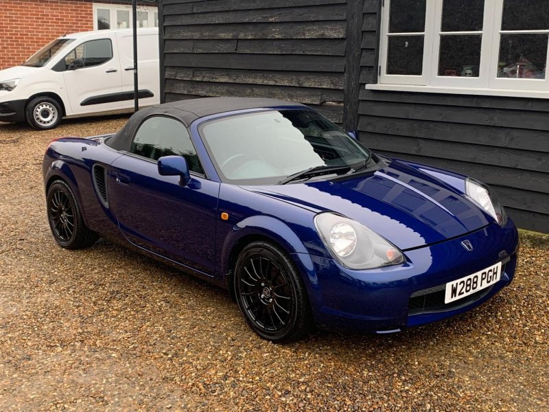 TOYOTA MR2
