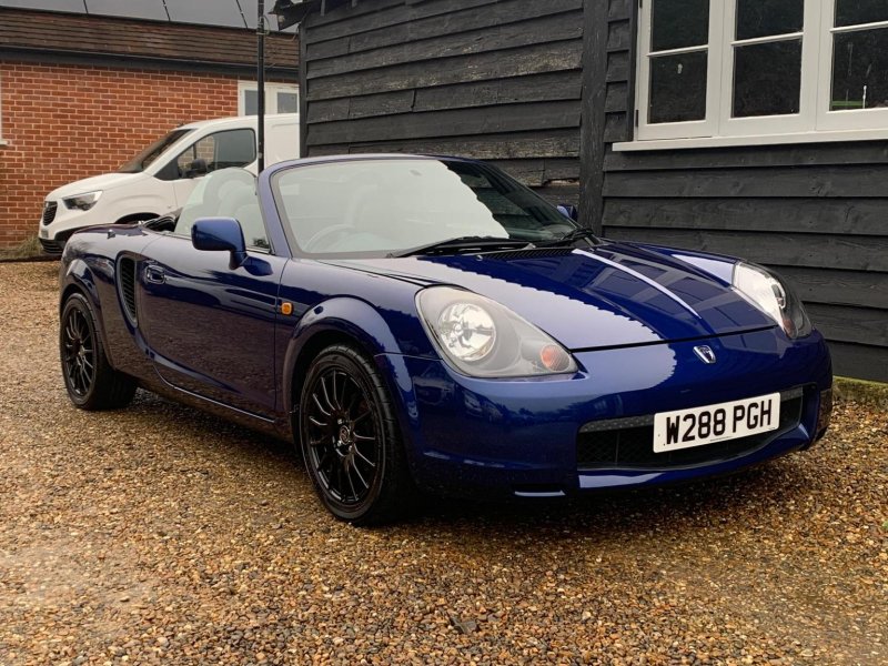 TOYOTA MR2