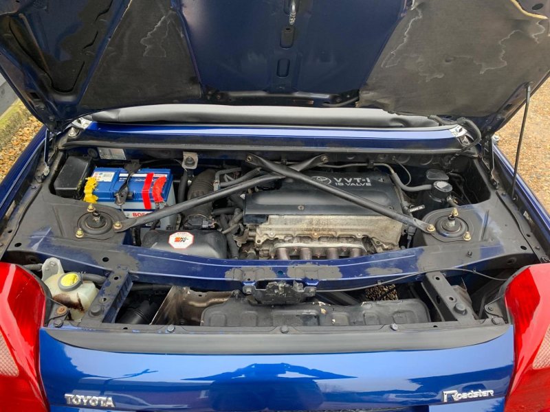 TOYOTA MR2