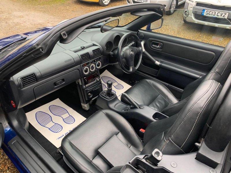 TOYOTA MR2