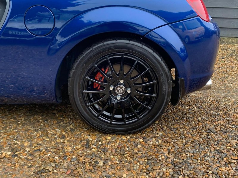 TOYOTA MR2